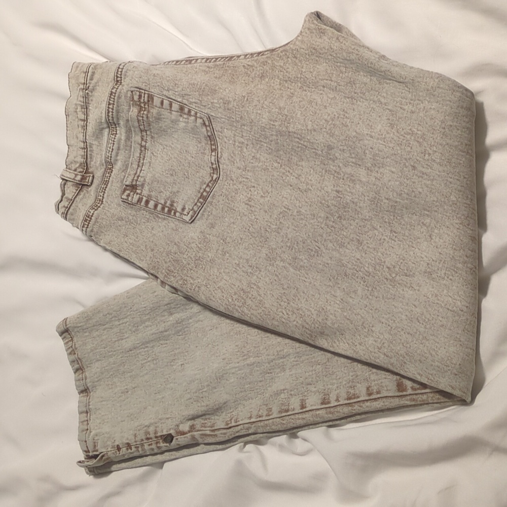 DG2 by Diana Gilman Size 13 Tan